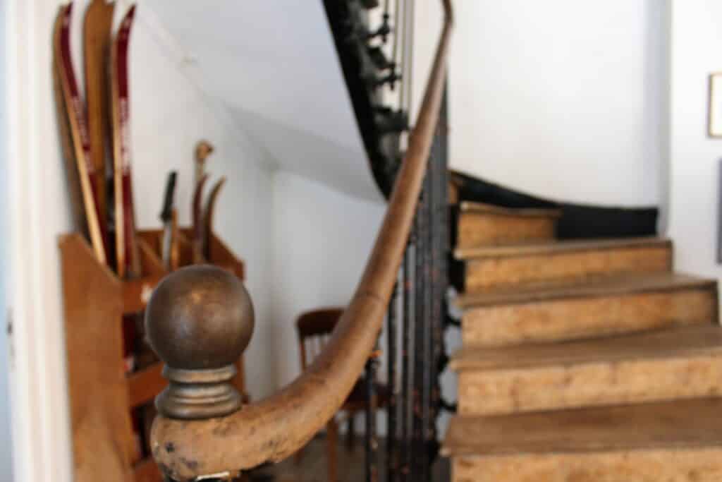 l'escalier de La Colonie Aubrac